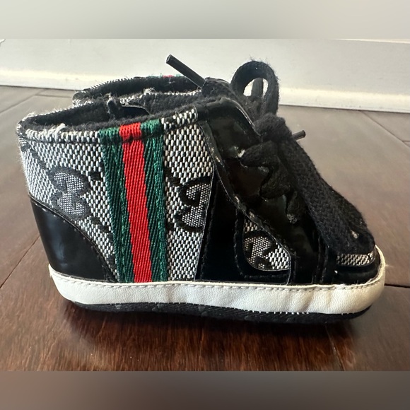 Gucci Baby Grey/Black Crib Shoes - Picture 2 of 8